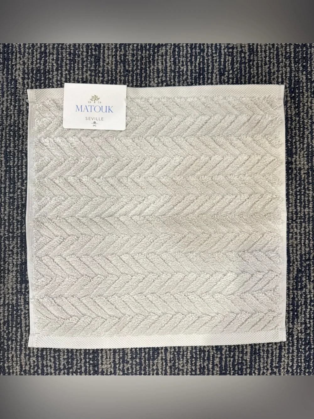 Matouk Seville Washcloth 12 X12 Marble Color Loose Braid Pattern 100% Cotton NWT